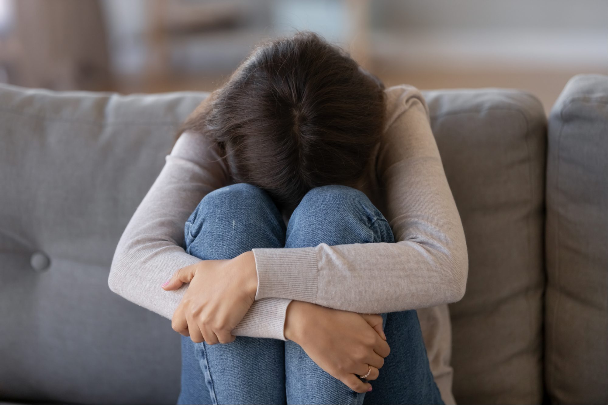 Healing from Trauma and Addiction trauma symptoms girl withdrawing 